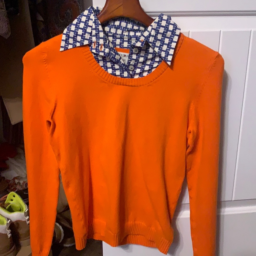 Fun Tommy Hillfiger lightweight sweater.
